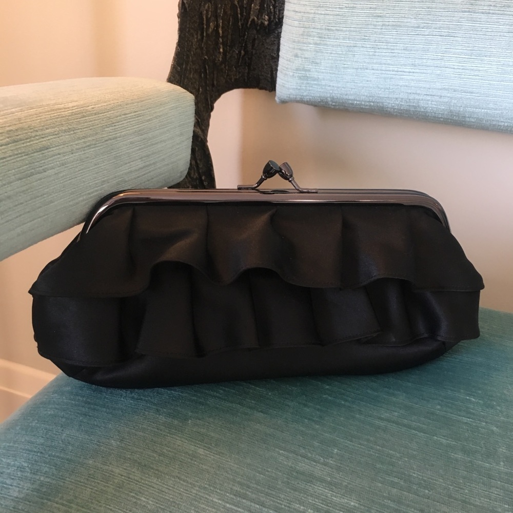 Black clutch